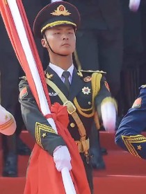 中国阅兵最帅中国军人,最帅天团出国，引来异国美女们齐声高呼“老公”。中国三军仪仗队究竟有多硬核？