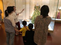 中国最华丽的衣服是哪种中国最华丽的衣服是哪种颜色