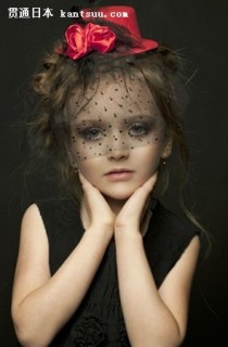 众人心目中的小妖精，笑颜被称世界瑰宝，连屏幕都框不住的少女感世界上最妖精的美女图片